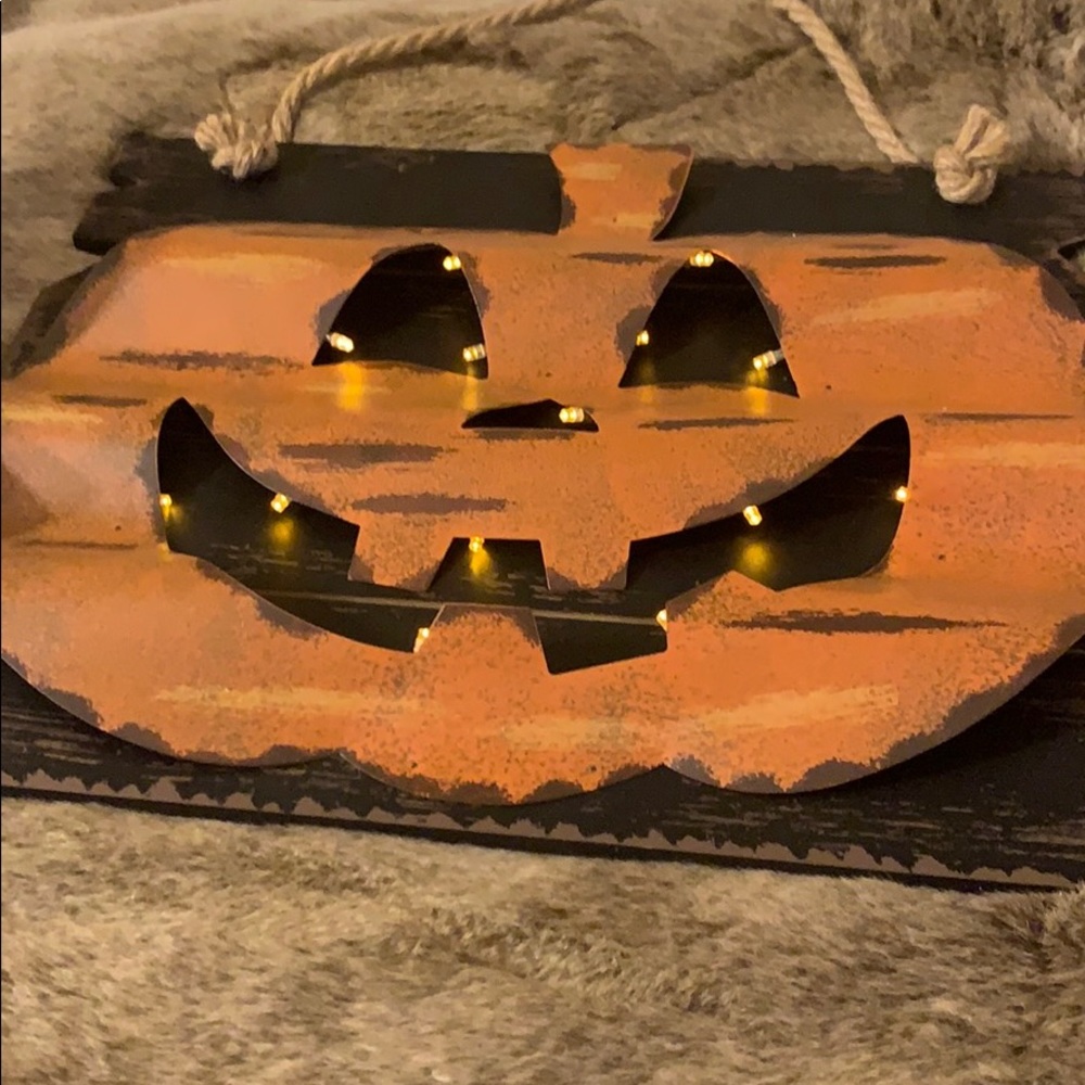 Light up pumpkin tin and wood sign new